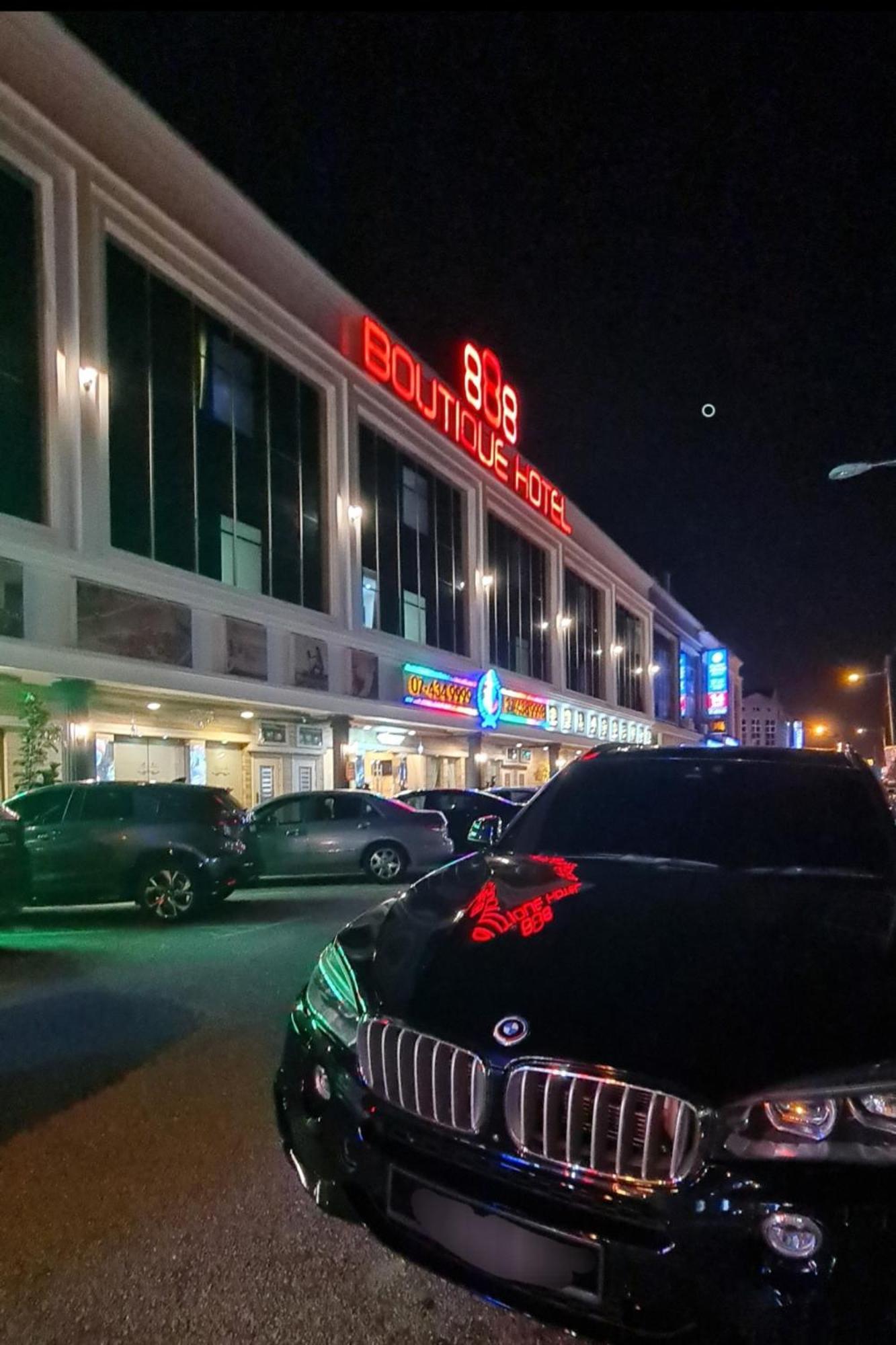 888 Boutique Hotel Batu Pahat Extérieur photo
