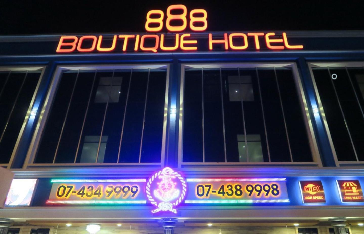 888 Boutique Hotel Batu Pahat Extérieur photo