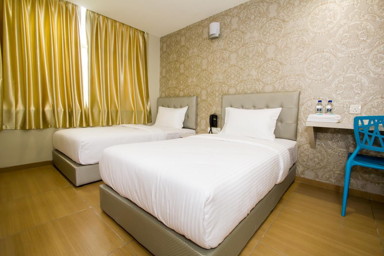 888 Boutique Hotel Batu Pahat Extérieur photo
