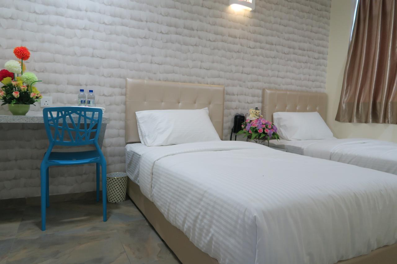 888 Boutique Hotel Batu Pahat Extérieur photo