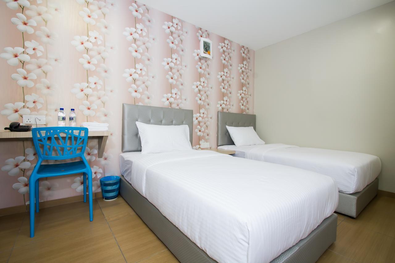 888 Boutique Hotel Batu Pahat Extérieur photo